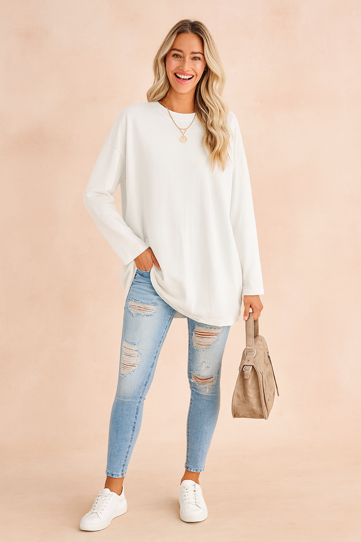 Comfortable women's oversized knit sweater, a versatile long sleeve pullover for cozy weekend fashion.