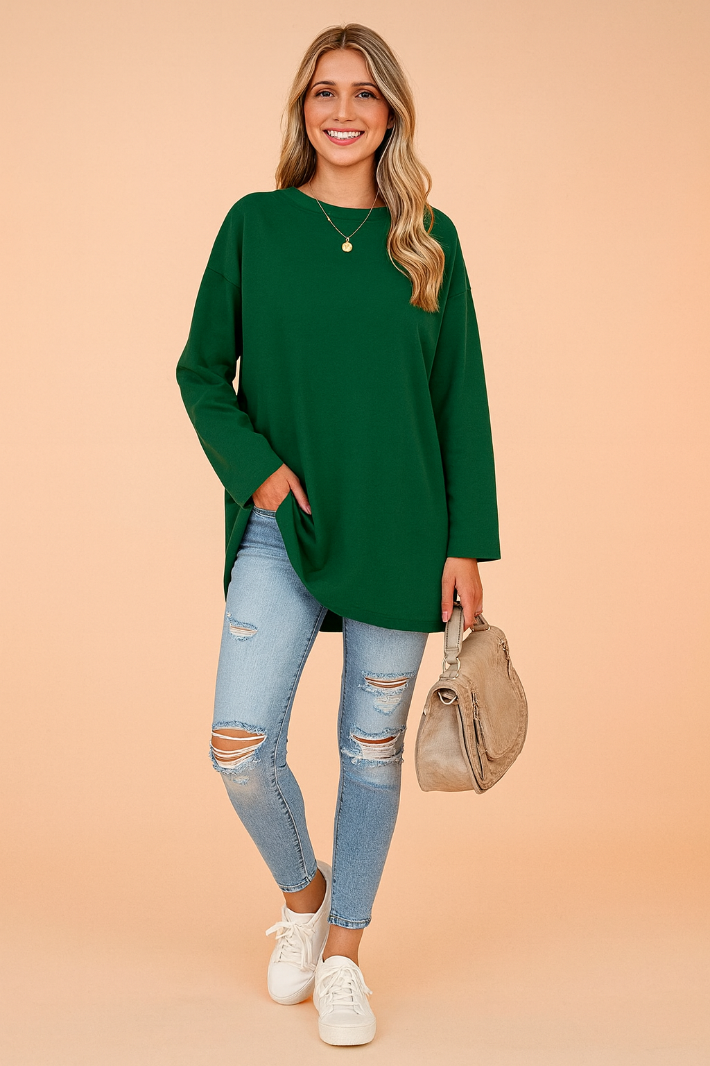 Stylish women's loose fit oversized sweater, a versatile long sleeve top for effortless fashion.