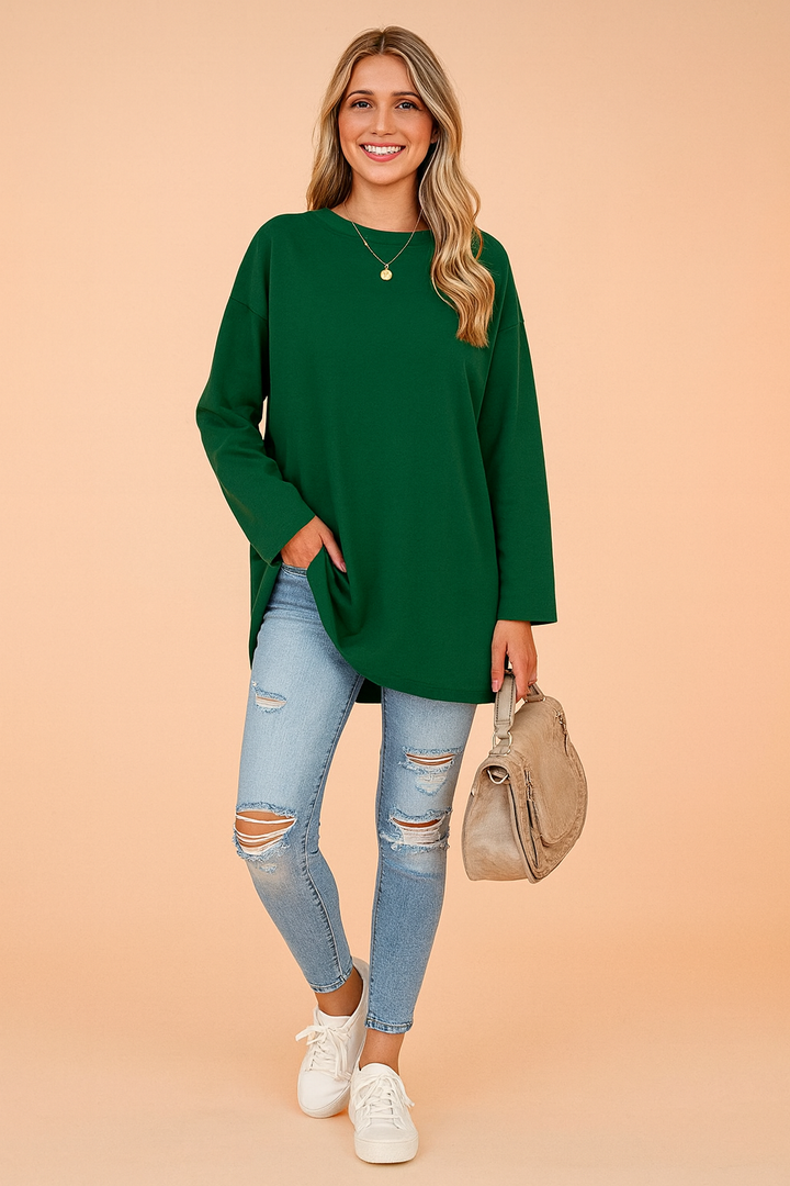 Stylish women's loose fit oversized sweater, a versatile long sleeve top for effortless fashion.