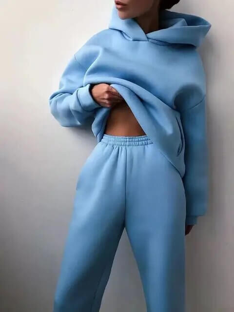 Warm & cozy women's oversized tracksuit set, perfect with its comfortable hoodie & sweatpants loungewear.