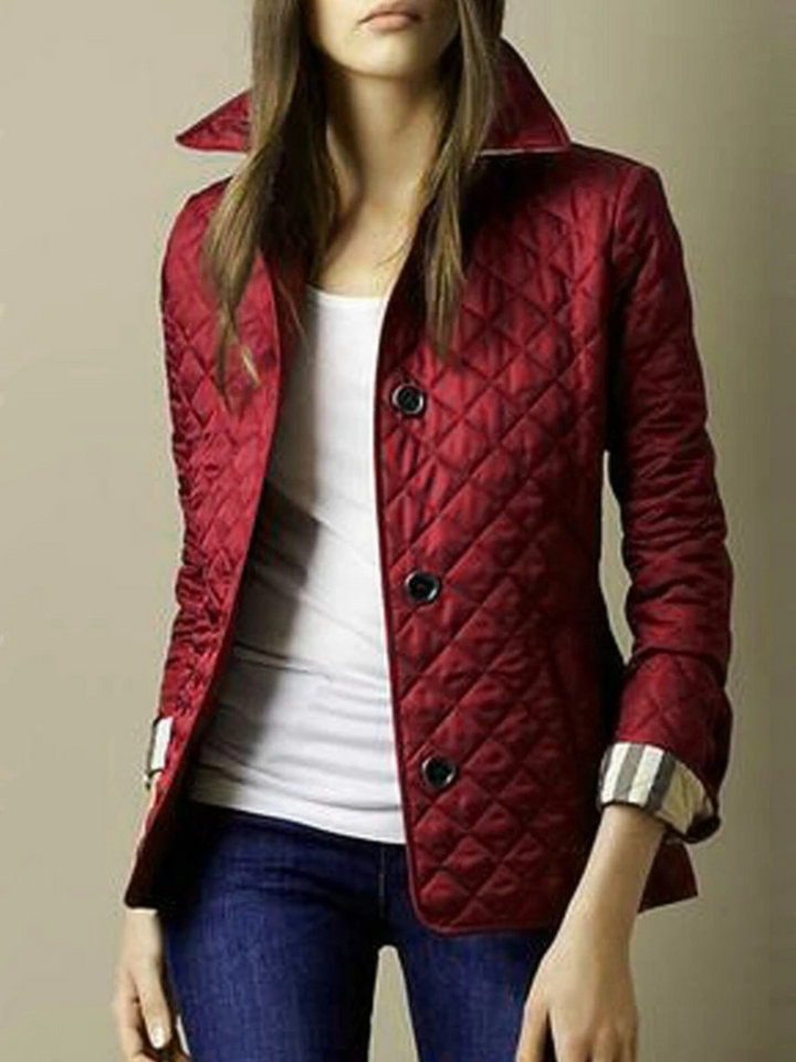 Women's quilted layering jacket for fall. Lightweight, cozy, with a fashionable turned-down collar.