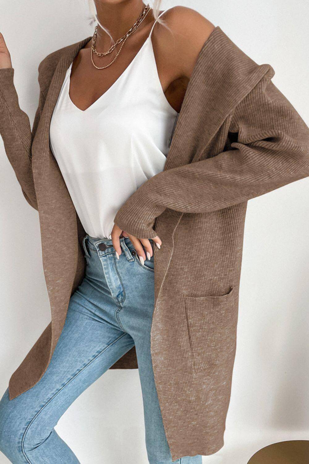 Fall fashion women's ribbed hooded cardigan with pockets, a cozy open-front sweater for everyday warmth.
