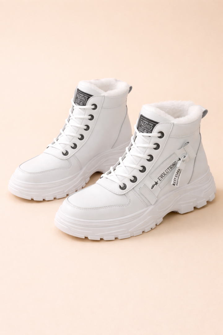 Warm women's snow boots featuring a plush lining & waterproof design. Perfect for cold weather outdoor adventures.
