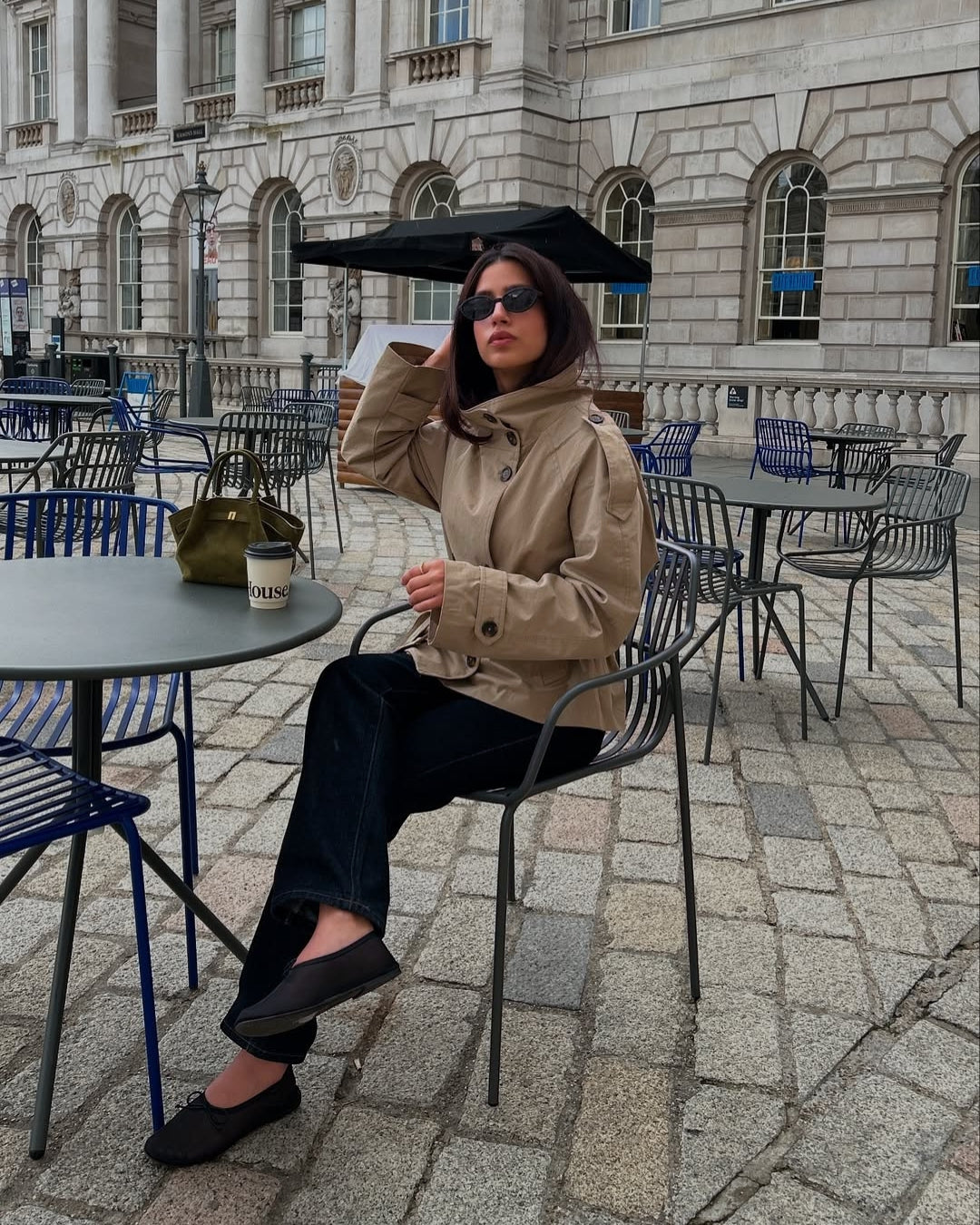 Elegant women's cropped trench coat, perfect for fall workwear, double-breasted style.