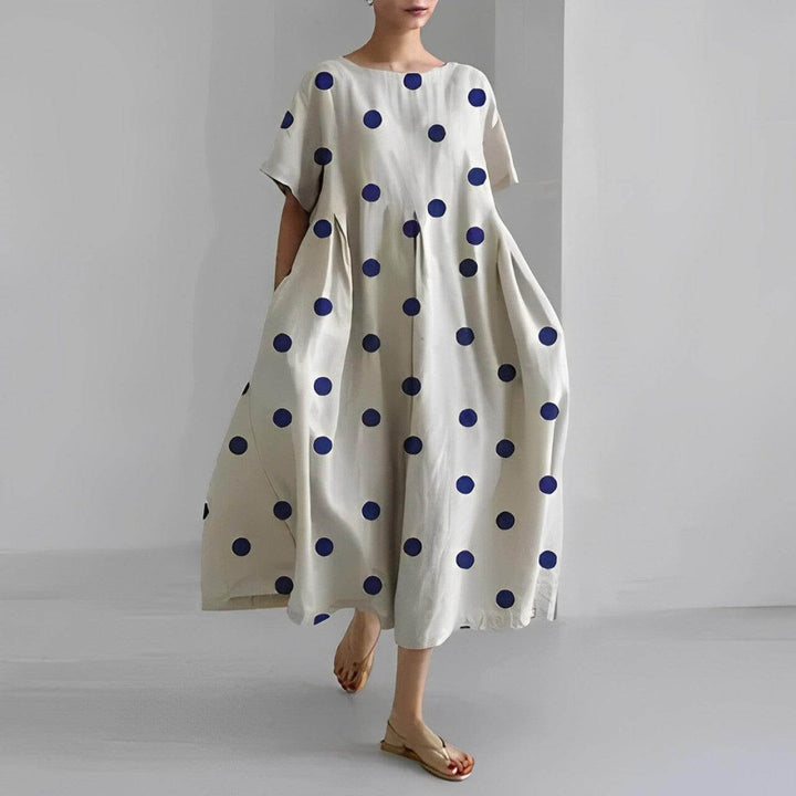 Effortless floral pattern swing dress for women, designed for ultimate casual comfort & style.