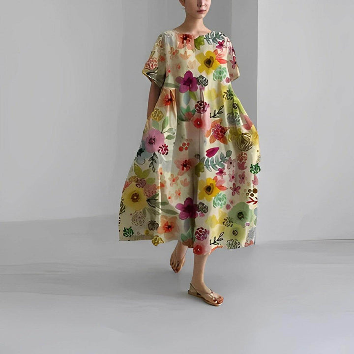 Casual women's summer swing dress with a beautiful floral print, perfect for daily comfort.