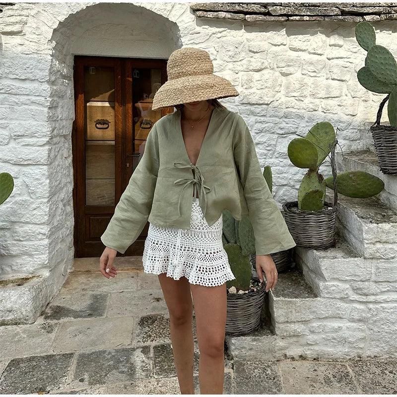 Women's casual front-tie crop top, an effortless addition to summer vacation outfits.