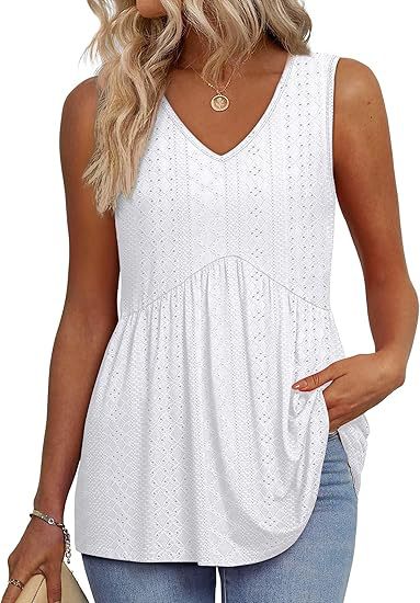 Chic women's versatile shirt, ideal for daily wear, offering a flattering fit.