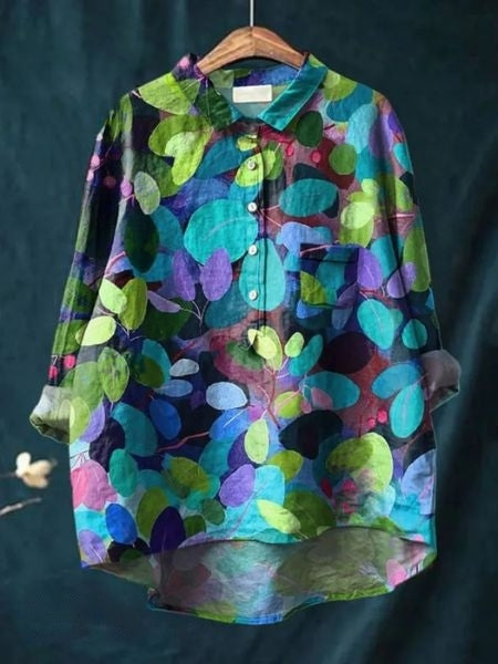 Chic women's floral blouse, a relaxed fit elegant printed top for comfortable summer style.