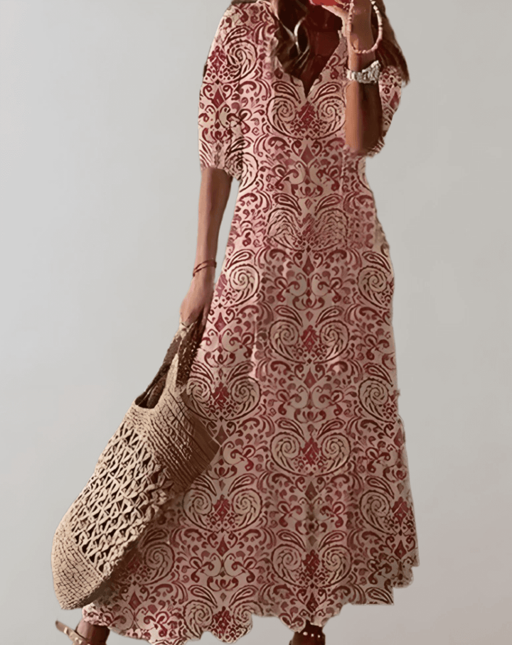 Chic women's floral maxi dress, bohemian style, perfect for elegant summer outings.