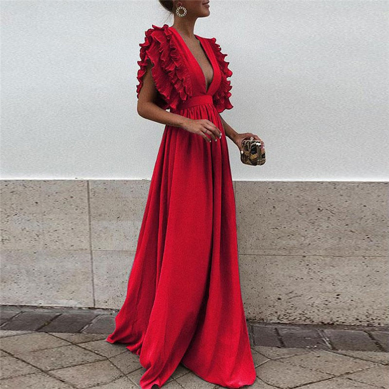Chic women's elegant maxi dress with a flowy fit, offering style and comfort for every occasion.