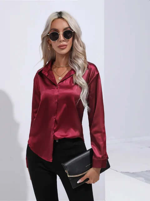 Elegant women's satin blouse. A comfortable loose fit and long sleeves for sophisticated style.