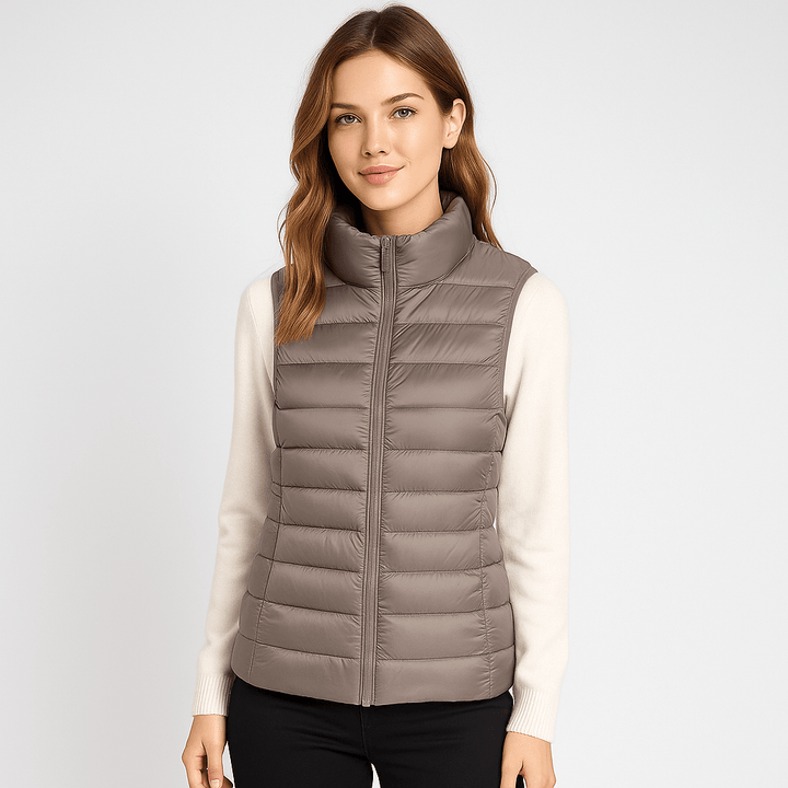 Women's elegant microlight jacket, lightweight and perfect outerwear for fall and winter.