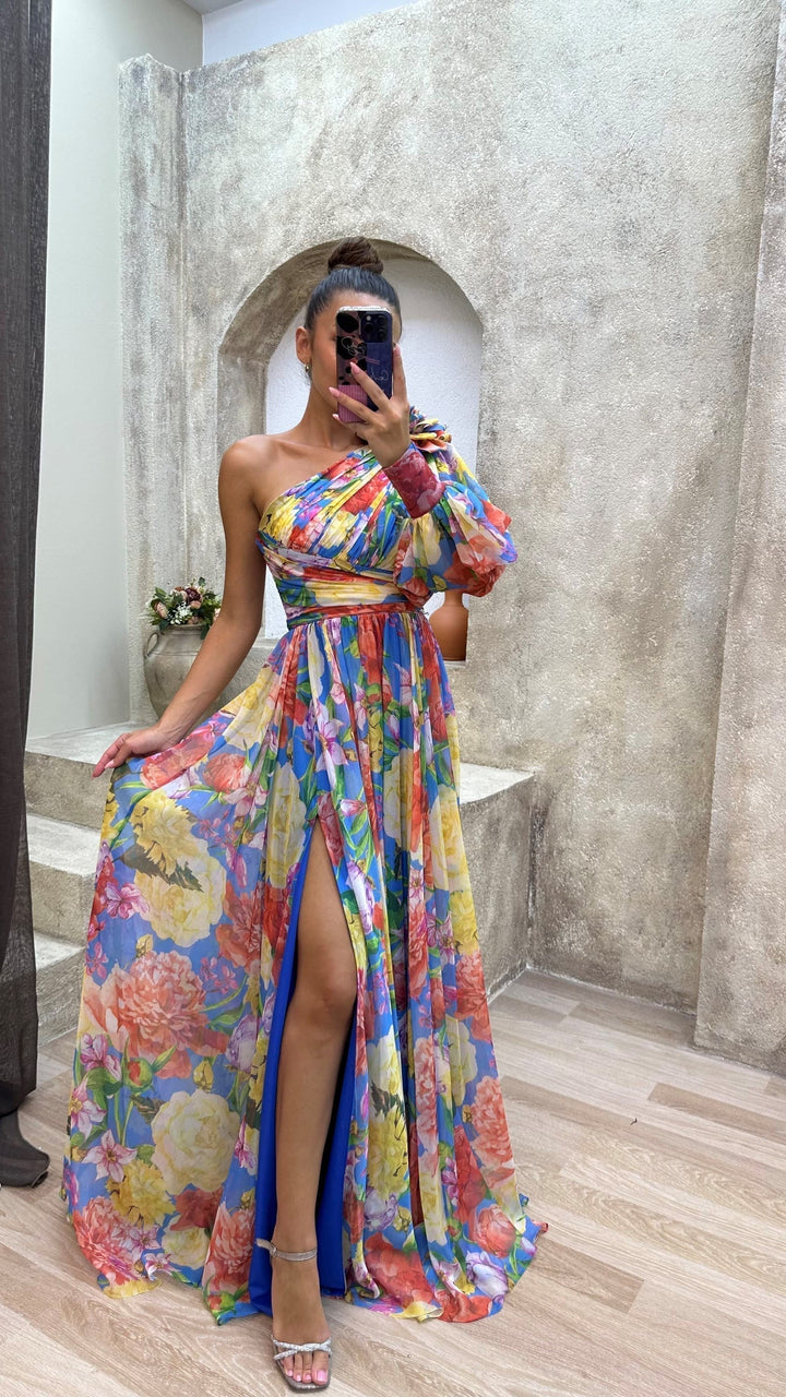 Stylish women's one-shoulder summer maxi dress, a comfortable and elegant choice for all special occasions.