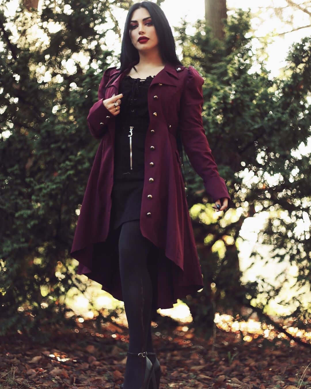 Versatile women's midi jacket, retro-inspired with a chic standing collar.