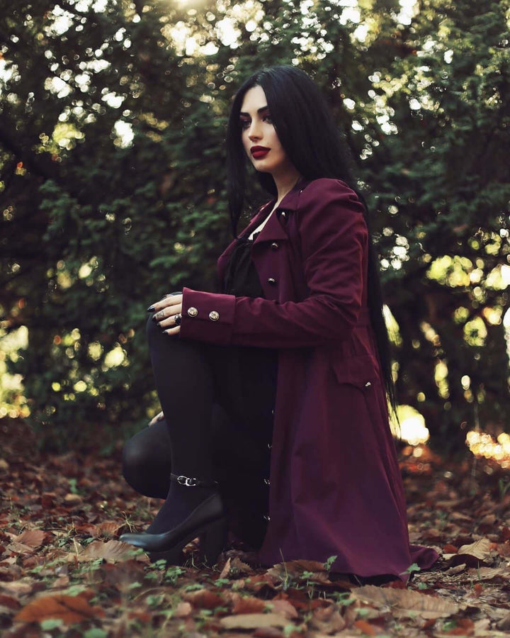 Chic retro midi jacket for women, perfect elegant outerwear with standing collar.