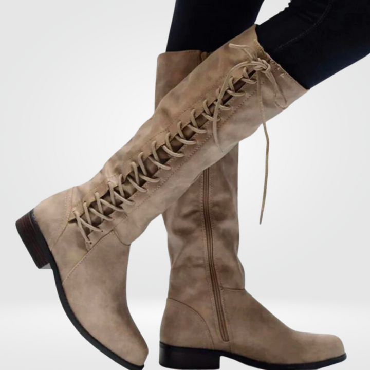 Elegant women's high fashion boots with a comfortable block heel, ideal for stylish autumn & winter outfits.