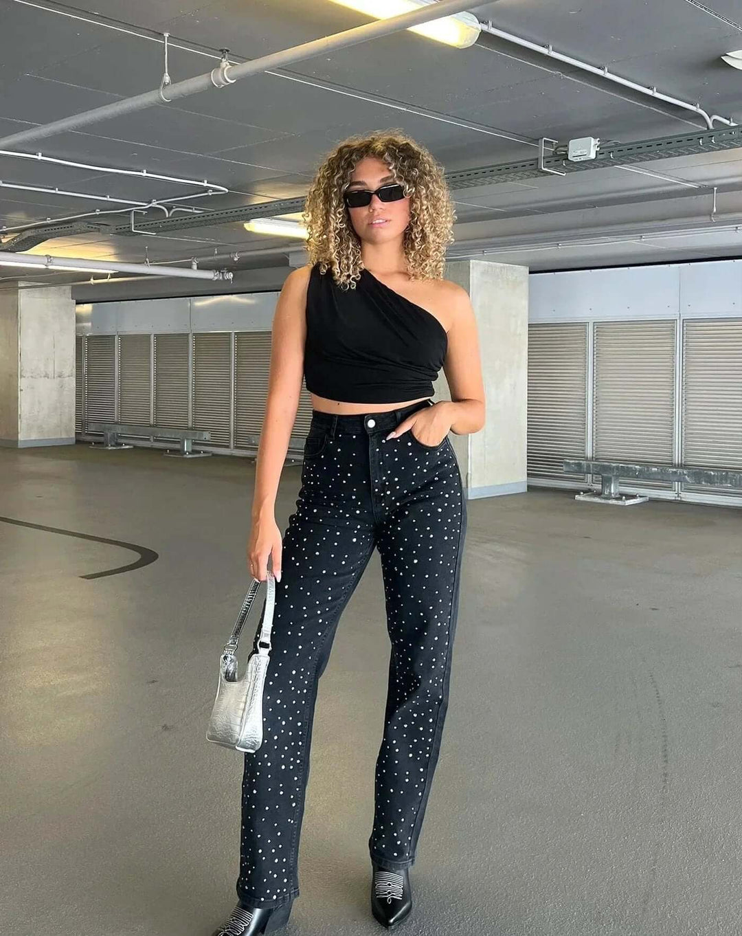 Women's embellished straight leg jeans, perfect stylish and casual denim pants for everyday.