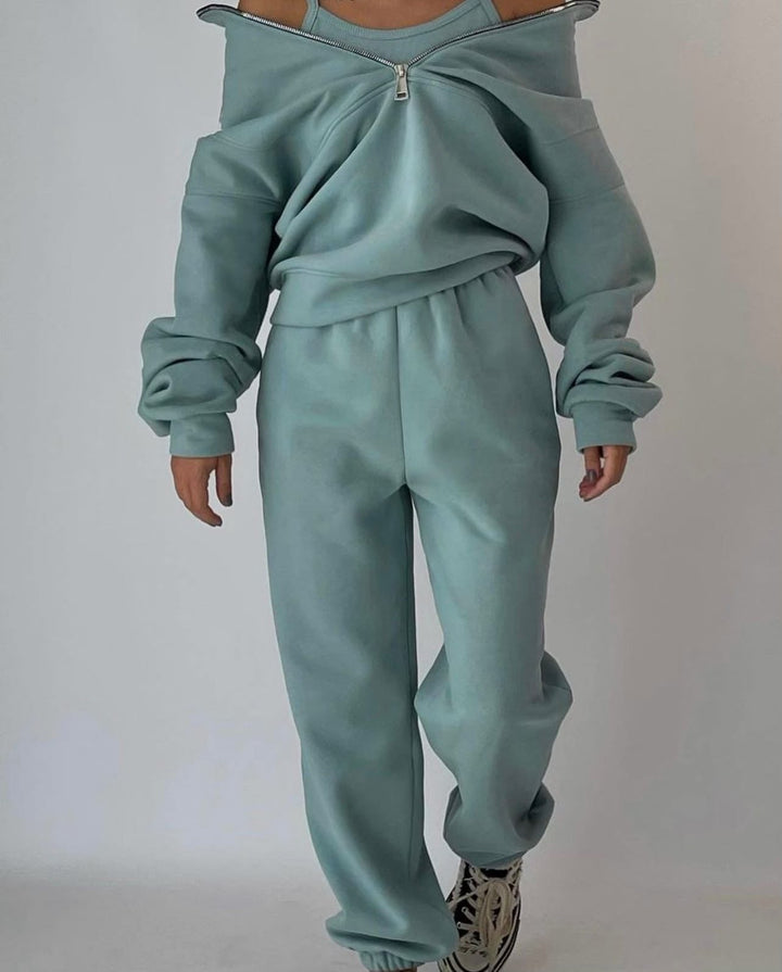 Stylish women's Evy lounge set, a comfortable two-piece casual outfit for relaxing at home or everyday wear.