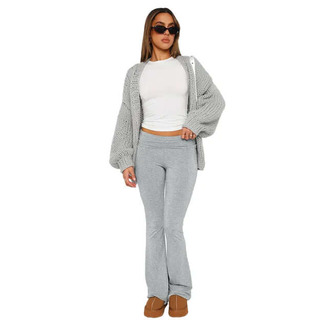 Versatile women's flared stretch pants, ideal for daily fashion and comfortable movement.
