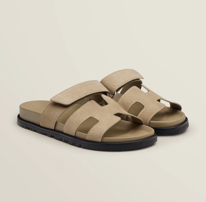 Comfortable women's slip-on sandals, flat sole for versatile everyday style.