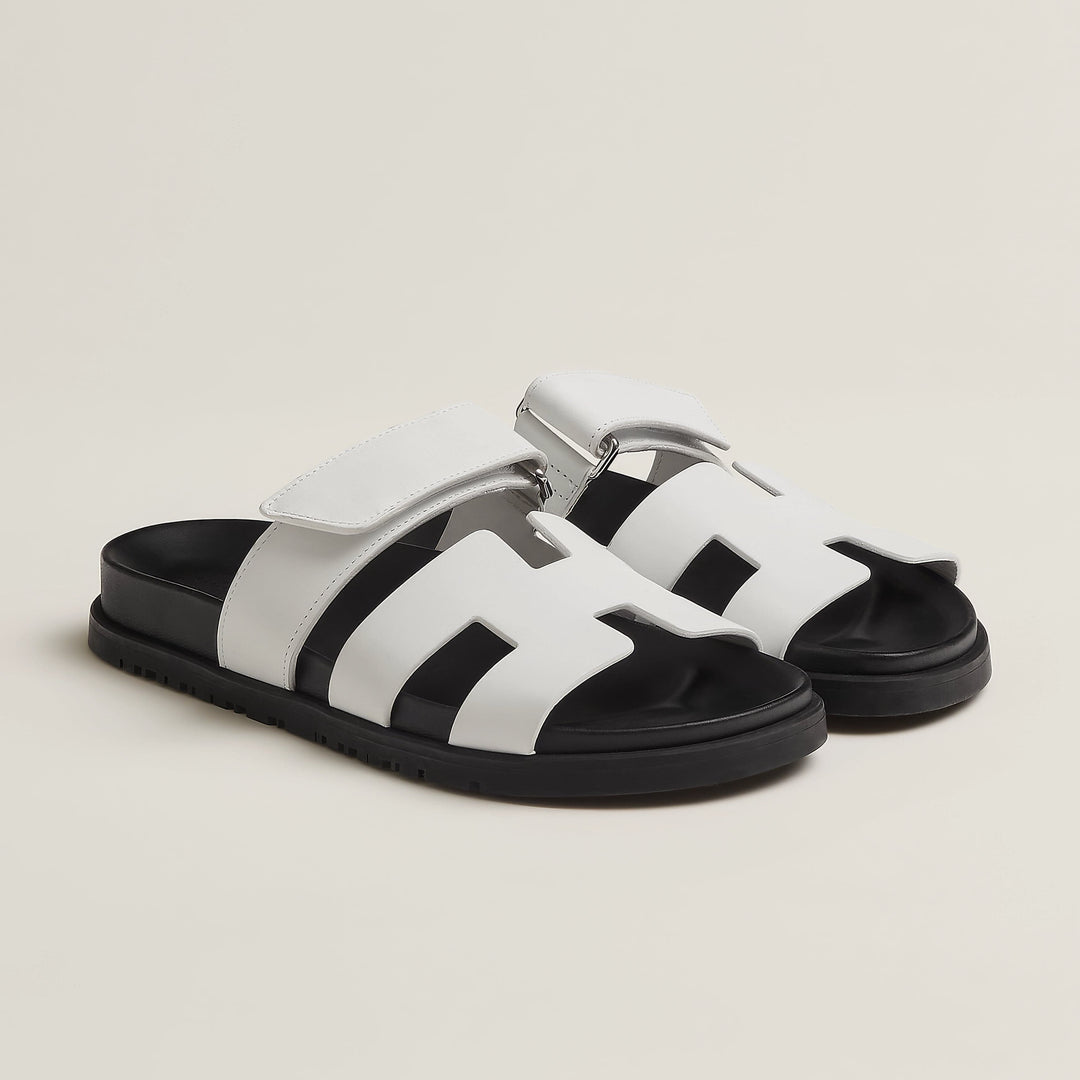 Women's casual flat sandals, slip-on design for effortless summer comfort.