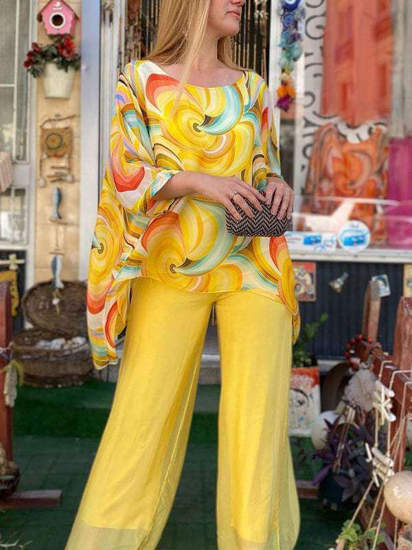 Comfortable & stylish women's chiffon two-piece set, perfect for everyday or special events.