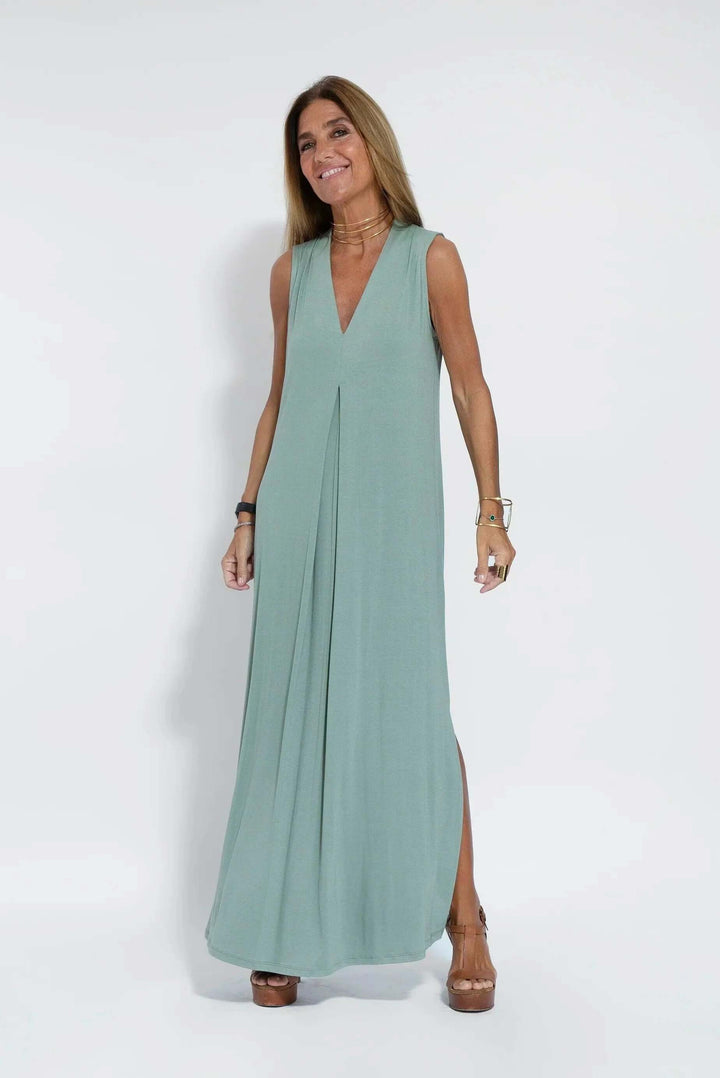 Effortless women's casual flowy maxi dress & cardigan. Comfortable two-piece for versatile daily style.