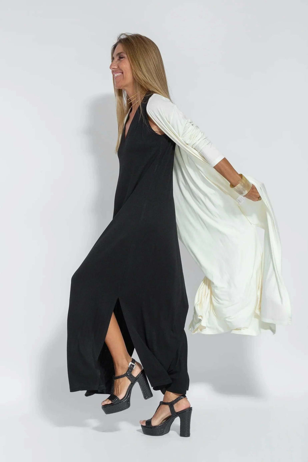 Women's long flowy casual maxi dress with a matching cardigan. Comfortable & elegant two-piece set.