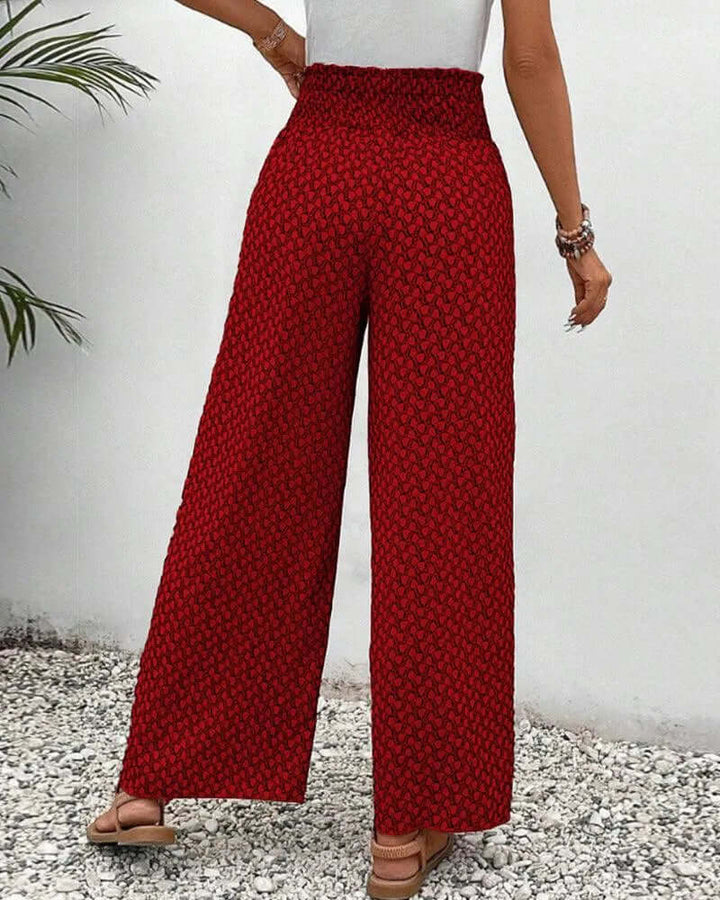 Trendy women's wide-leg palazzo pants, embracing modern summer fashion.