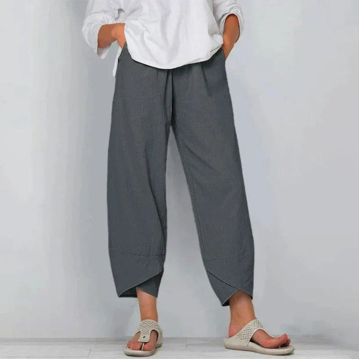 Versatile women's wide-leg flowy pants, offering effortless chic style for summer casual or elegant outfits.