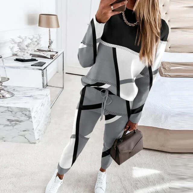 Women's geometric knit loungewear set, comfortable & stylish two-piece outfit with jogger pants.