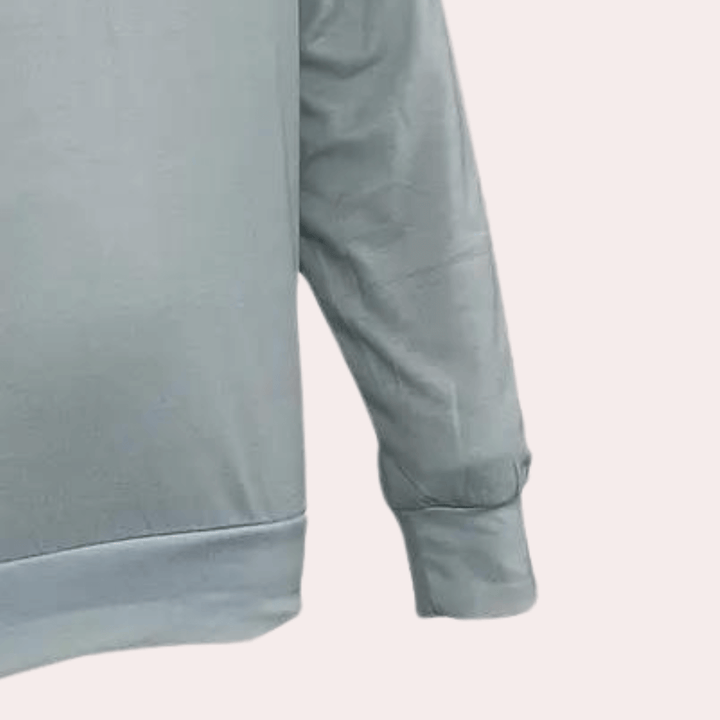 Women's gradient pullover sweatshirt, a comfortable & stylish crewneck. Breathable long sleeve for all-season fashion.