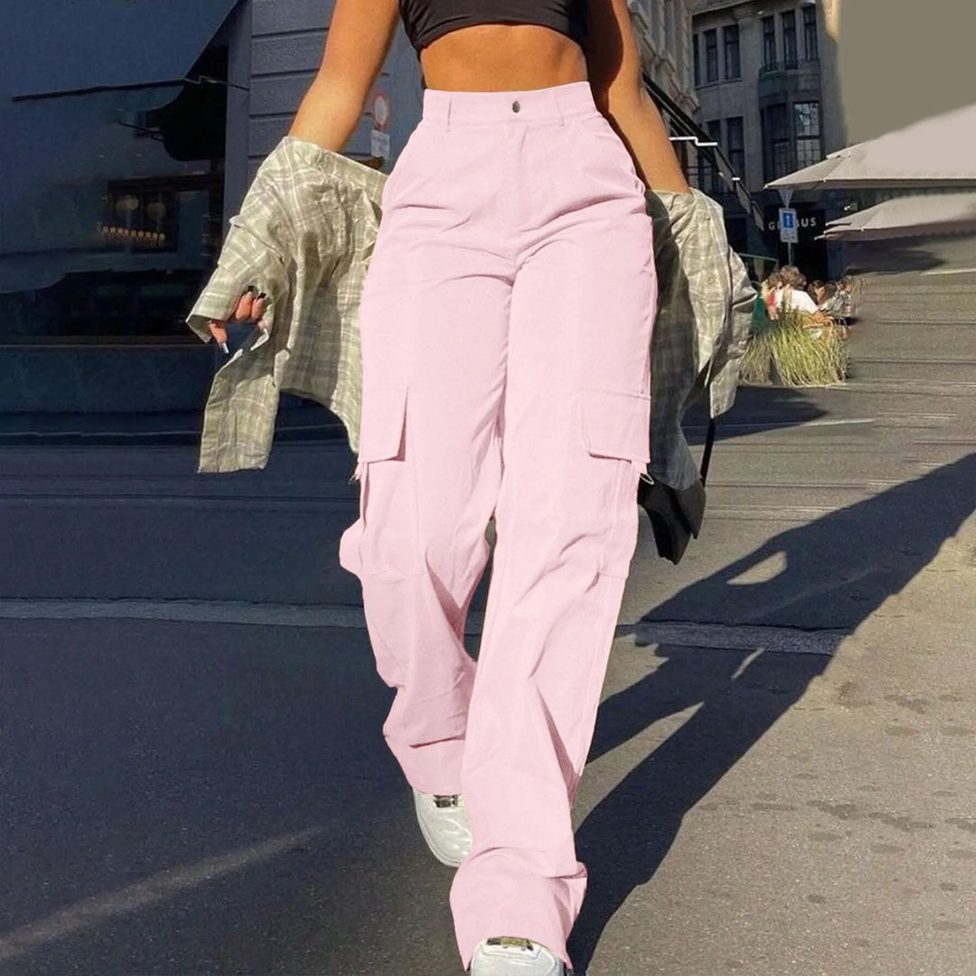 Fashionable women's high-waist cargo pants, comfortable fit with stylish multi-pockets.