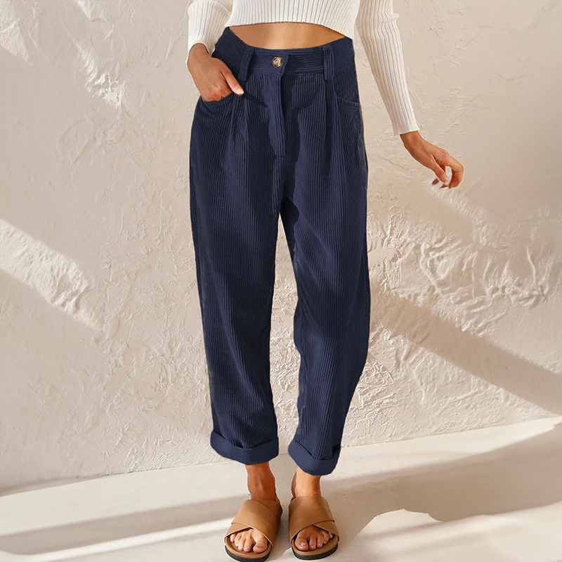 Everyday fashion: Women's high waist relaxed fit pants with a chic tapered leg and pockets.
