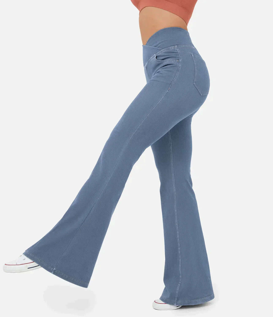 Chic women's stretch denim flared jeans, high-rise with an elastic waist for comfort.