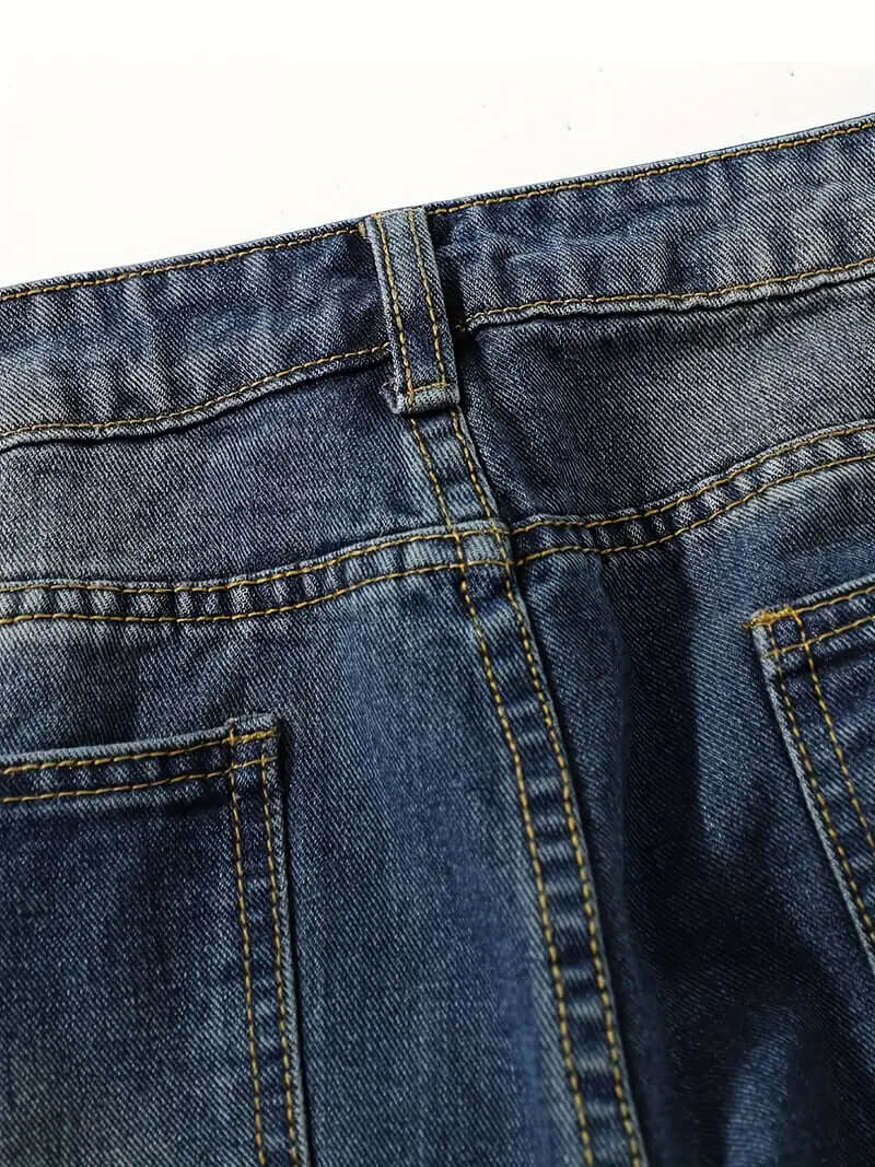 Everyday women's high-waisted loose fit blue jeans, offering comfort & a relaxed look.