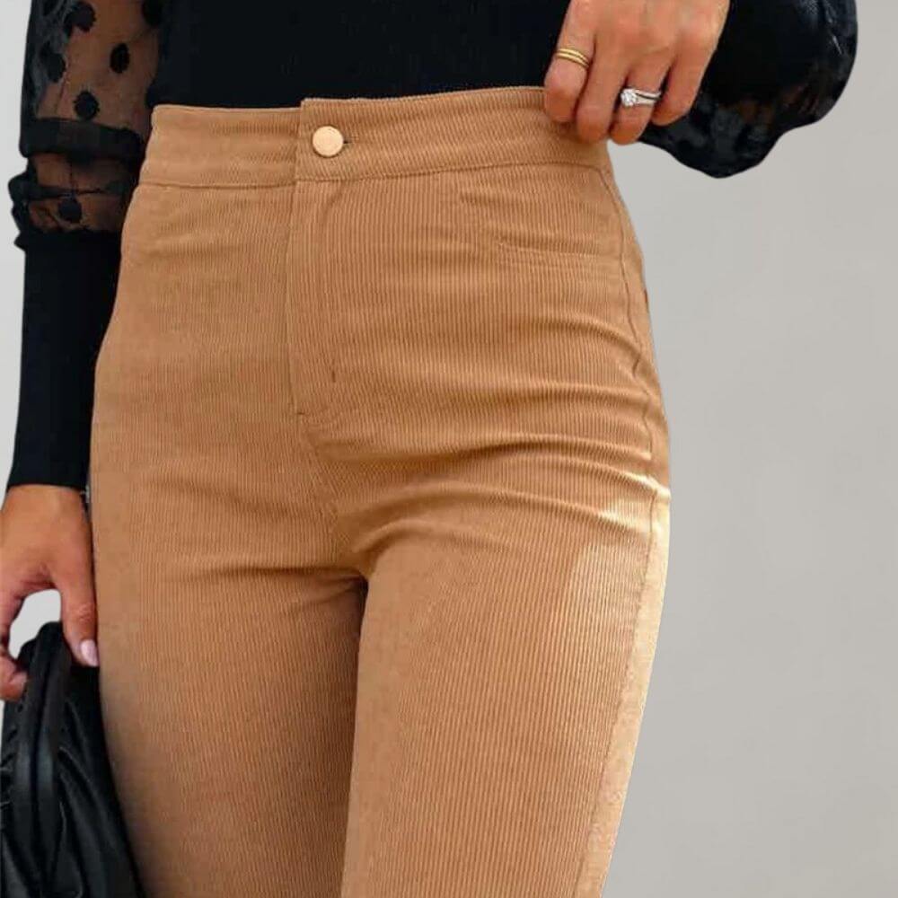 Elegant women's wide leg trousers with a flattering high waist, ideal for chic evening or office looks.
