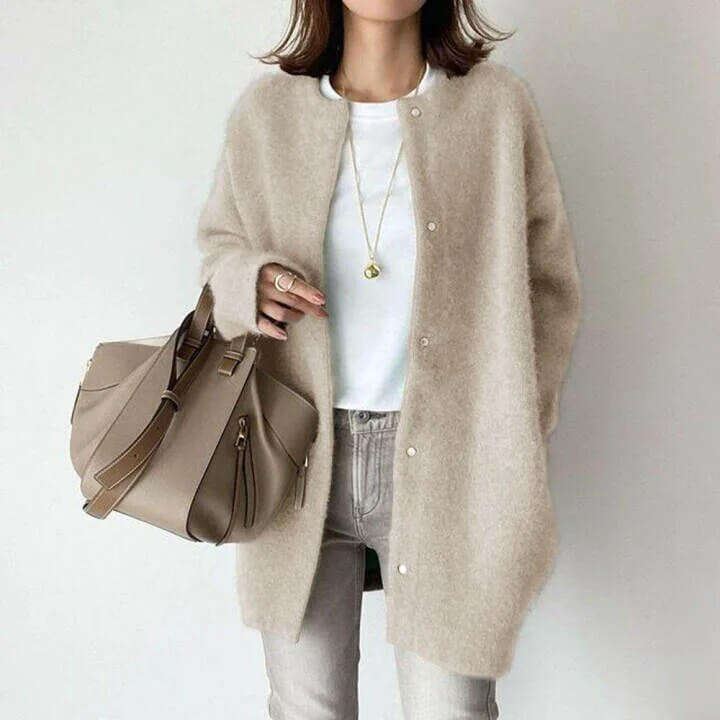 Women's long-sleeve knitted cardigan, button-up design, perfect for versatile and warm layering.