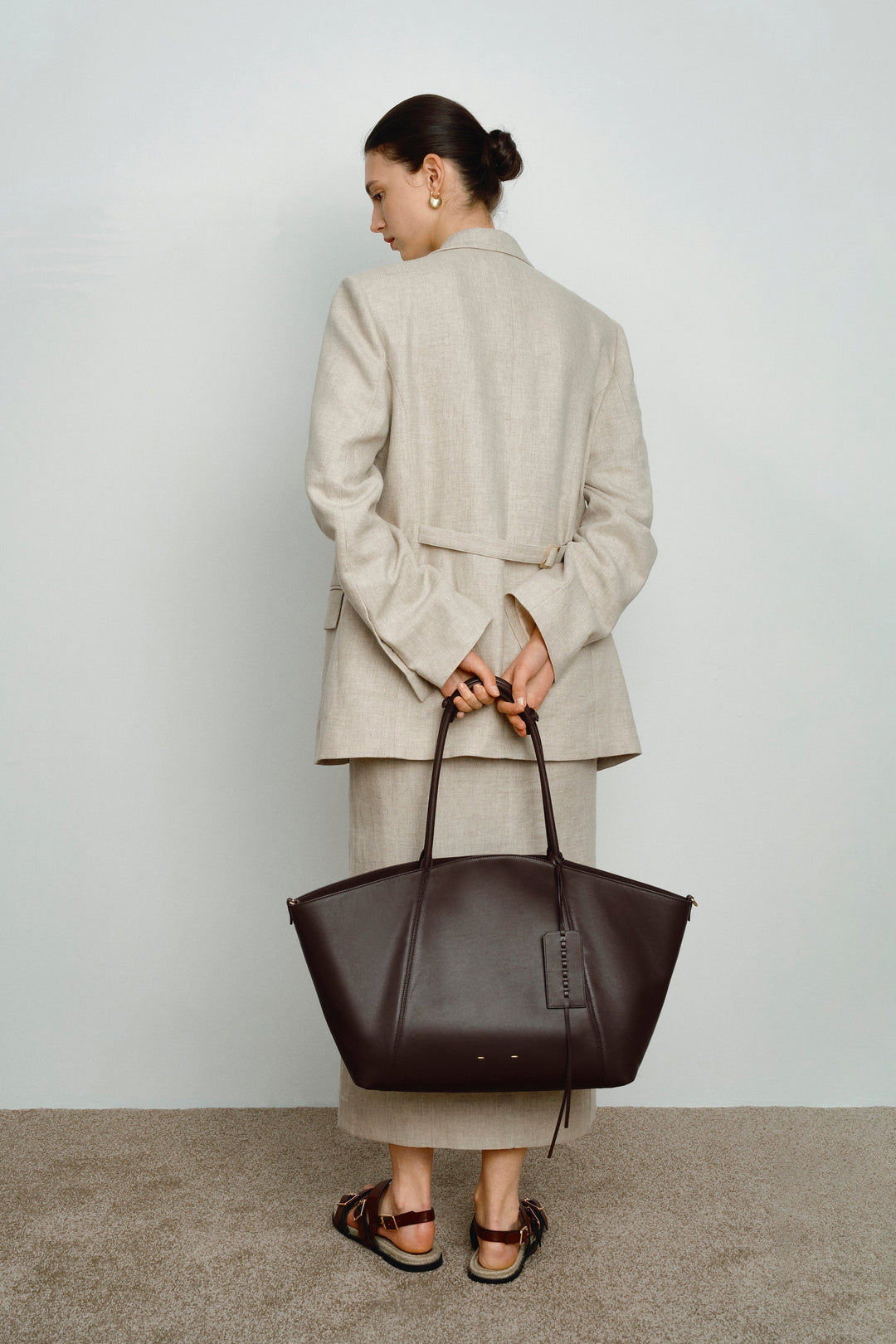 Large capacity women's travel tote bag, perfect for all your daily & travel necessities.