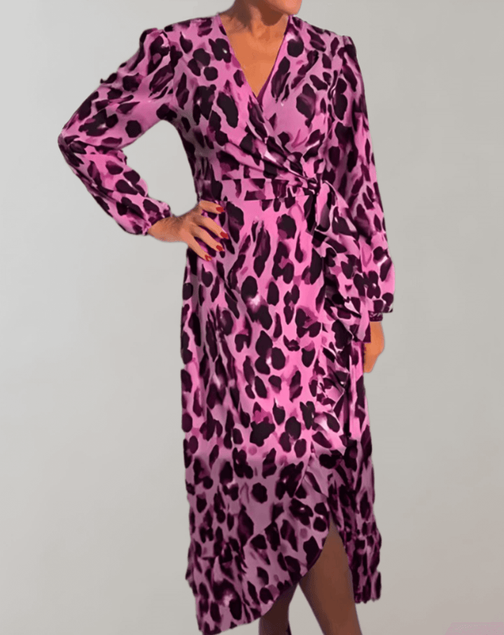 Women's trendy leopard print sleeveless dress. Versatile casual summer attire with an animal print.