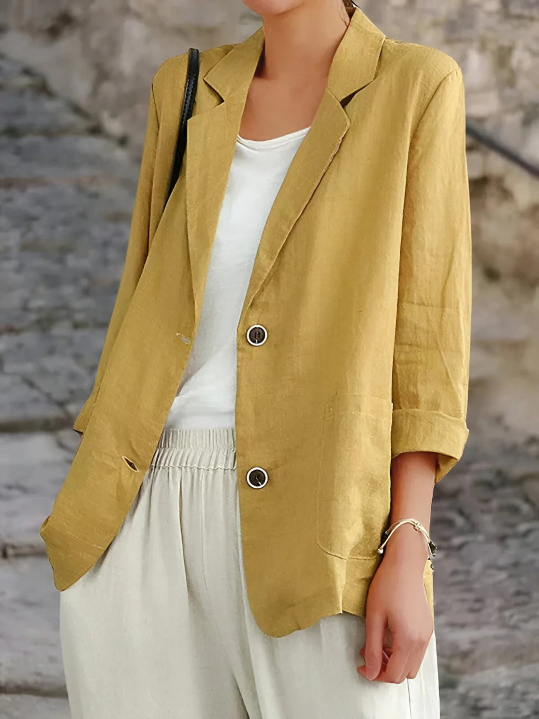 Women's lightweight linen blazer, perfect for summer. Breathable, tailored fit for stylish spring fashion & office wear.