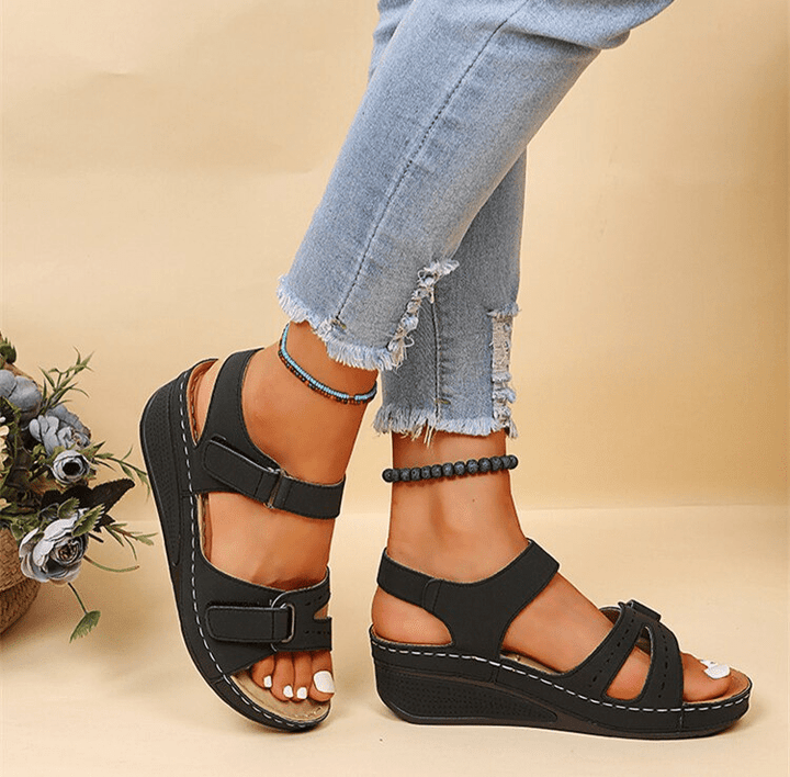 Breathable women's comfort sandals, perfect for summer, with slip-resistant sole