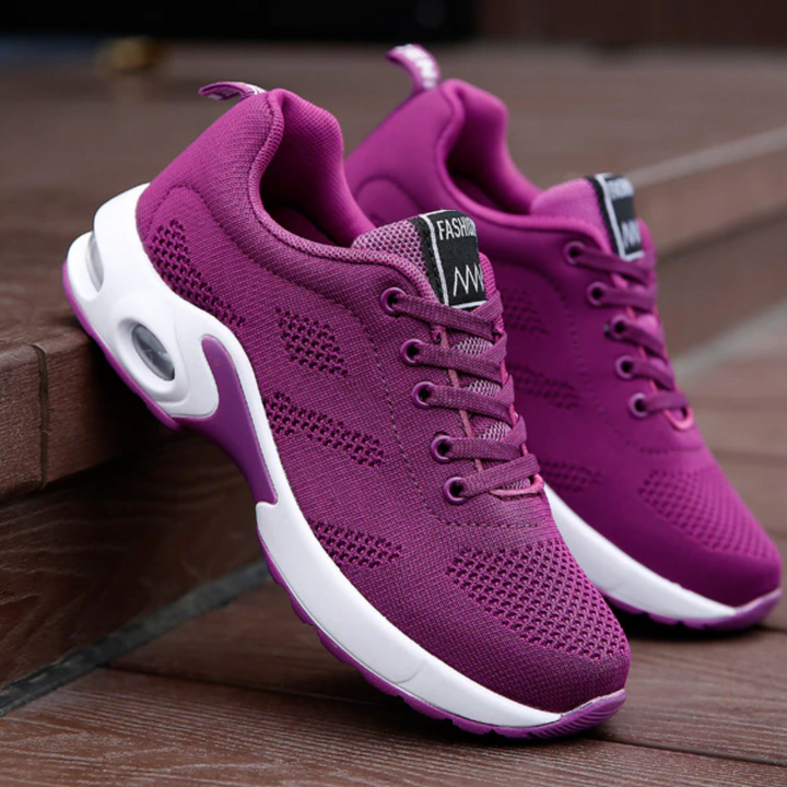 Lightweight women's athletic shoes, perfect for everyday wear and active lifestyles.