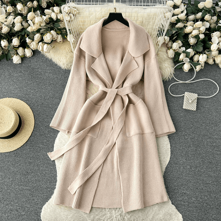 Elegant women's long cardigan, great for versatile layering and adding warmth to any outfit.