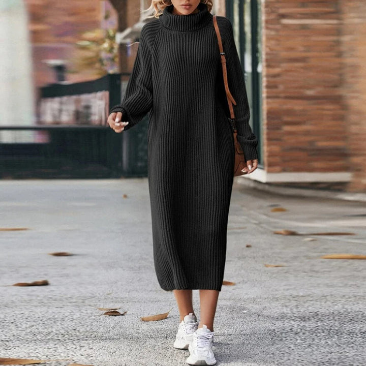 Versatile women's knit midi dress with long sleeves & roll neck. Ideal for casual or elegant winter outfits.