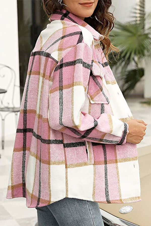 Stylish women's plaid blouse, loose fit and comfortable. Casual long sleeve checked top for fashion-forward looks.