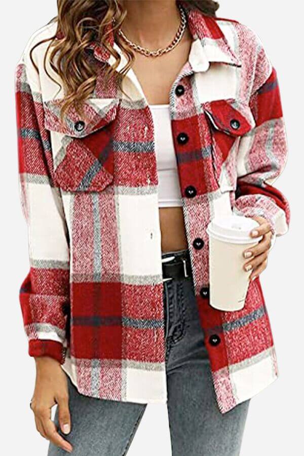 Women's plaid checked blouse with a comfortable loose fit. Long sleeve top, ideal for casual and chic fashion.