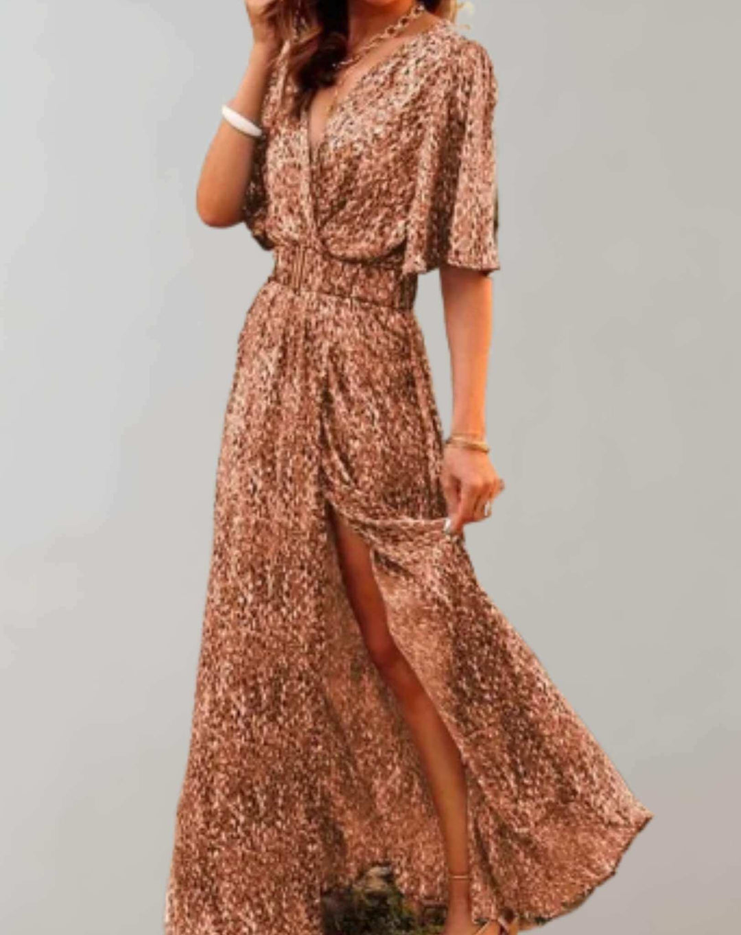 Relaxed women's floral midi dress with an elegant slit, embodying casual chic & flowy fabric for everyday comfort.