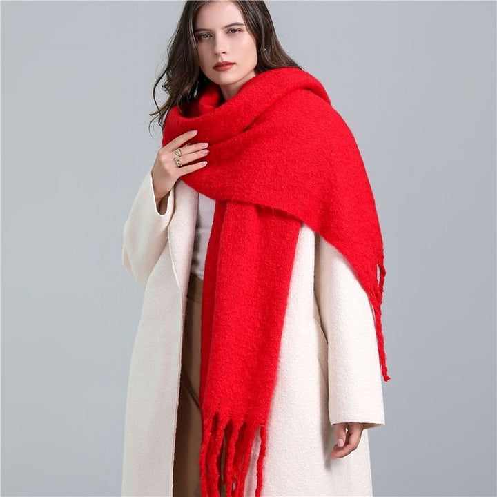 Soft and stylish women's Carmie checked scarf, a luxurious cashmere accessory for winter.